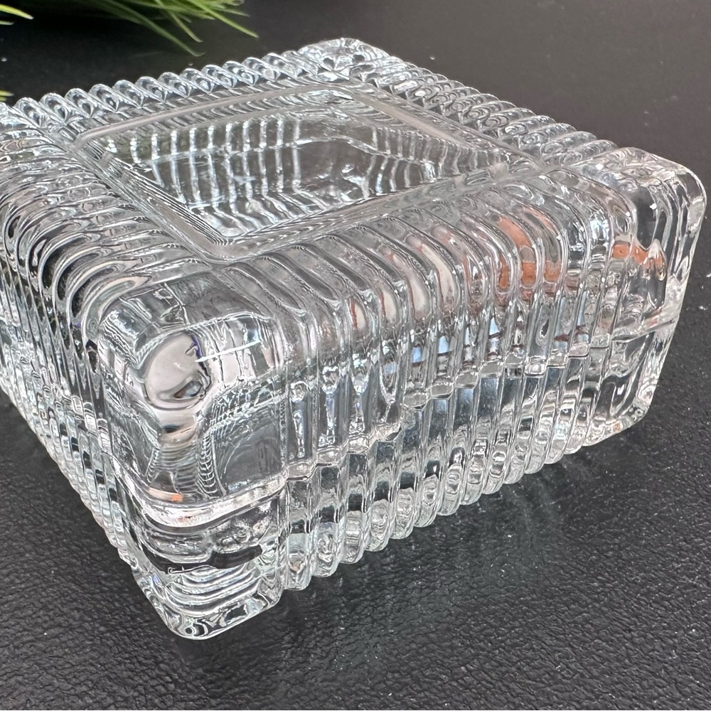 Elegant Clear Glass Box